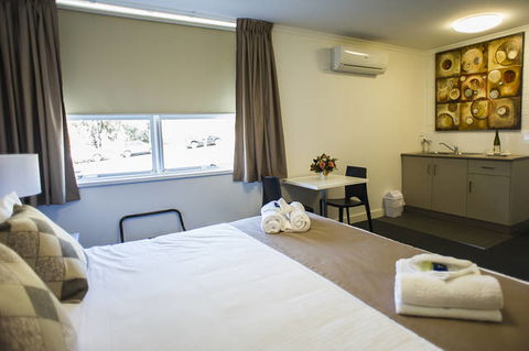 Hotel Gracelands - Accommodation Sunshine Coast 1