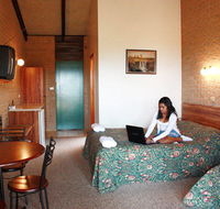 Lookout Motor Inn - Accommodation Sunshine Coast