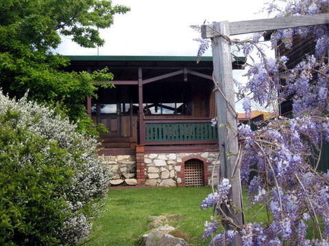 Pemberton Old Picture Theatre Holiday Apts - Accommodation Sunshine Coast 1
