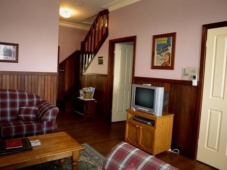 Pemberton Old Picture Theatre Holiday Apts - Accommodation Sunshine Coast 4