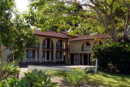 Poinciana Motel - Accommodation Sunshine Coast 1