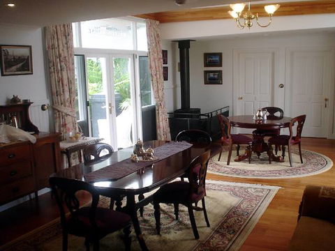 Walton House B&B - Accommodation Sunshine Coast 2
