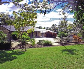 Emeraldene Inn And Eco-Lodge - Accommodation Sunshine Coast 1