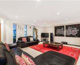 The Grand Broadbeach - Vogue Holiday Homes - Accommodation Sunshine Coast 2