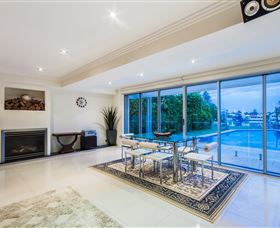 The Grand Broadbeach - Vogue Holiday Homes - Accommodation Sunshine Coast 3