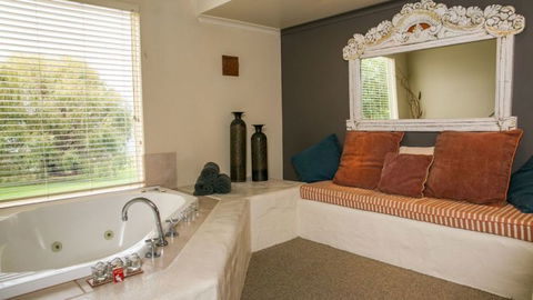 Chimes Spa Retreat - Accommodation Sunshine Coast 5