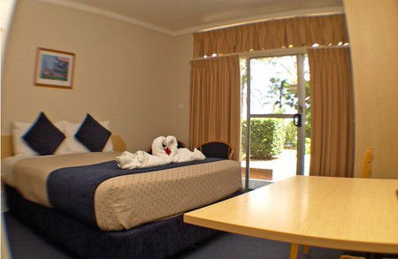 All Seasons Country Lodge - Accommodation Sunshine Coast 1