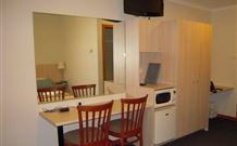 Tudor Inn Motel - Hamilton - Accommodation Sunshine Coast 0
