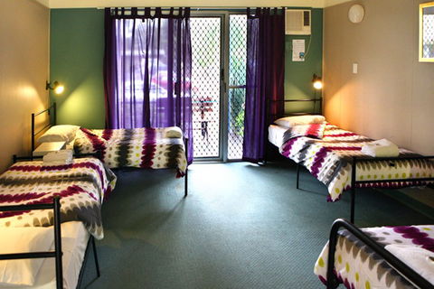 Hervey Bay YHA - Accommodation Sunshine Coast 2