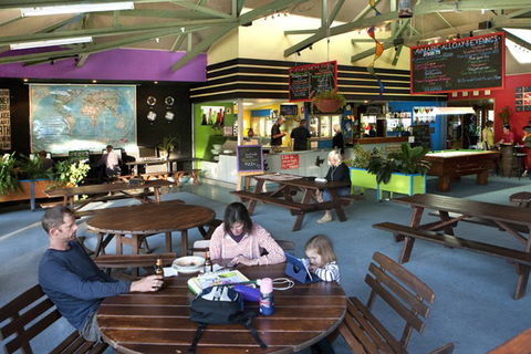 Hervey Bay YHA - Accommodation Sunshine Coast 3