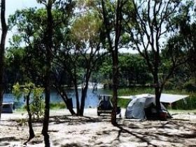 Country Style Caravan Park - Accommodation Sunshine Coast 0