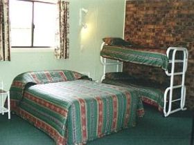 Country Style Caravan Park - Accommodation Sunshine Coast 3