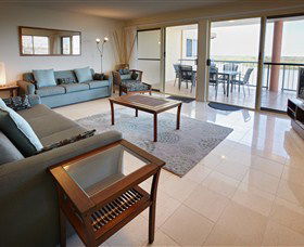 On The River Holiday Apartments - Accommodation Sunshine Coast 2