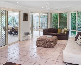 At Theme Park Central Holiday House - Accommodation Sunshine Coast 3