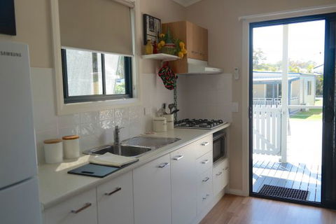 Colonial Holiday Park And Leisure Village - Accommodation Sunshine Coast 2
