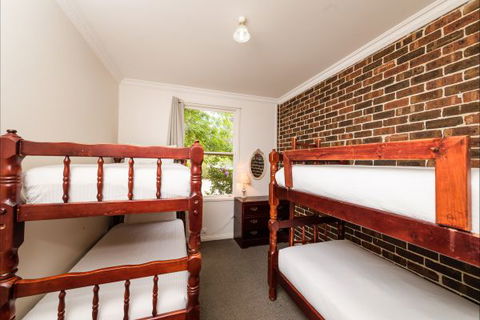Federation Gardens And Possums Hideaway - Accommodation Sunshine Coast 4
