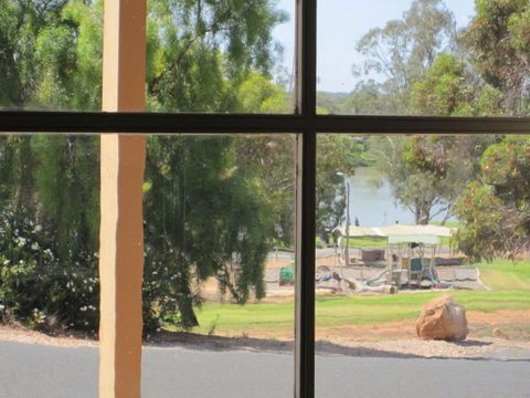Carmines Antiques And Accommodation - Accommodation Sunshine Coast 3