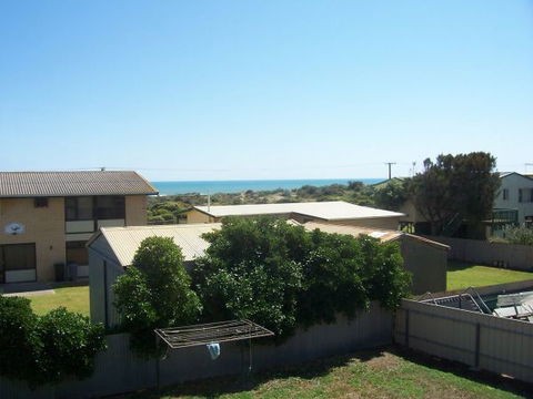 Century 21 SouthCoast: Silver Sands - Accommodation Sunshine Coast 1