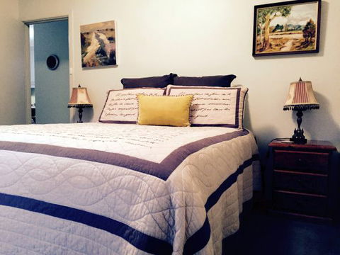 Pizzini's Vineyard Guesthouse - Accommodation Sunshine Coast 1
