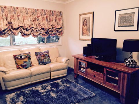 Pizzini's Vineyard Guesthouse - Accommodation Sunshine Coast 2