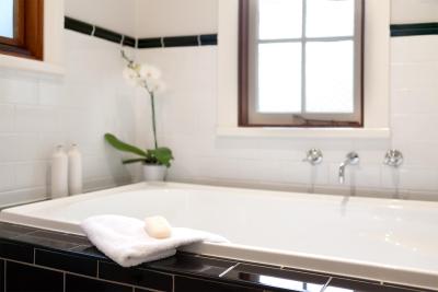 Oak Tree Lodge - Accommodation Sunshine Coast 3