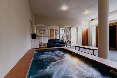 Eugenie's Luxury Accommodation - Accommodation Sunshine Coast 7