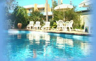 Aquatic Waterfront Motel - Accommodation Sunshine Coast 2