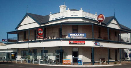 Seabreeze Hotel - Accommodation Sunshine Coast 1