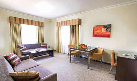 Governor Macquarie Motor Inn - Accommodation Sunshine Coast 1