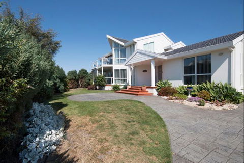 Ocean Manor Bed And Breakfast - Accommodation Sunshine Coast 8