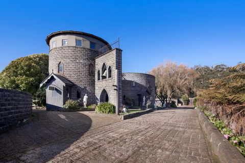 Castle Suites - Kryal Castle - Accommodation Sunshine Coast 8