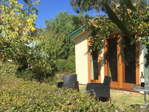 Jonathan Art Centre - Jarramarrumba House - Accommodation Sunshine Coast 4