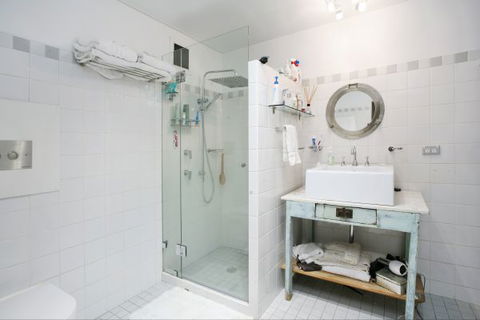 Lieu De Ville Suite - Accommodation Sunshine Coast 4