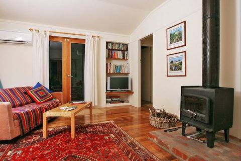 Oakhill Cottage - Accommodation Sunshine Coast 1