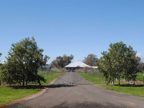 Riverside Farm Retreat B And B - Accommodation Sunshine Coast 2