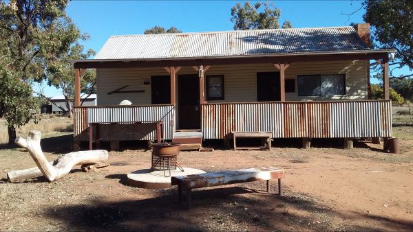 Tullibigeal NSW Accommodation Sunshine Coast