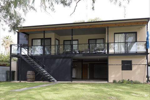 192 Page Drive Blanchetown -River Shack Rentals - Accommodation Sunshine Coast 0