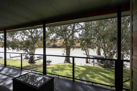 192 Page Drive Blanchetown -River Shack Rentals - Accommodation Sunshine Coast 1