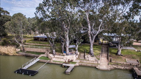 192 Page Drive Blanchetown -River Shack Rentals - Accommodation Sunshine Coast 9
