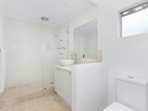Amalfi Beach House - Accommodation Sunshine Coast 4