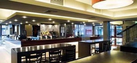 Astor Hotel And Astor Suites - Accommodation Sunshine Coast 3