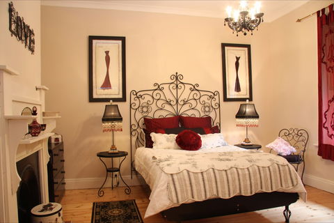 Azalea Cedar-Rose Villa - Accommodation Sunshine Coast 0
