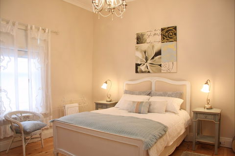 Azalea Cedar-Rose Villa - Accommodation Sunshine Coast 2