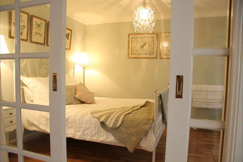 Azalea Cedar-Rose Villa - Accommodation Sunshine Coast 3