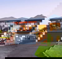 Downton Villa - Accommodation Sunshine Coast