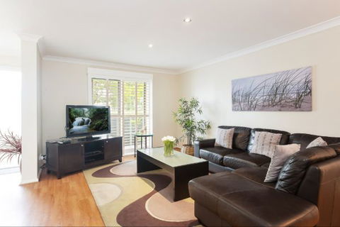 Honeysuckle Townhouses - Accommodation Sunshine Coast 1