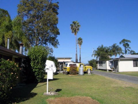 Browns Caravan Park - Accommodation Sunshine Coast 0