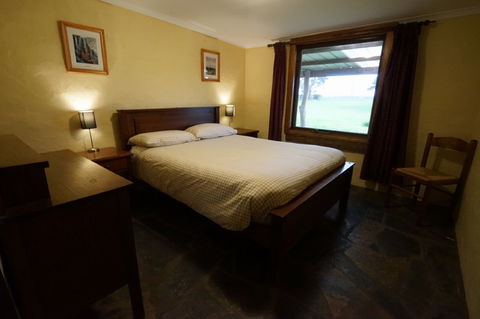 Southern Ocean Retreats - Goondooloo Cottage - Accommodation Sunshine Coast 6