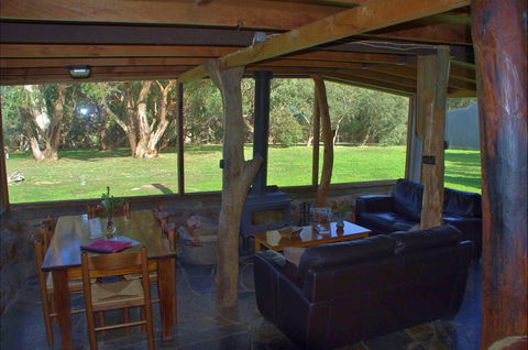 Southern Ocean Retreats - Goondooloo Cottage - Accommodation Sunshine Coast 7