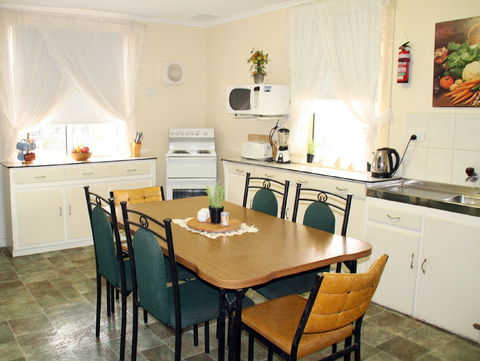 Squatters Cottage - Accommodation Sunshine Coast 1